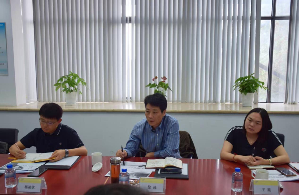 徐強(qiáng)調(diào)研武漢工廠1.jpg